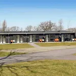 Апартаменты In With Indoor Swimming Pool *